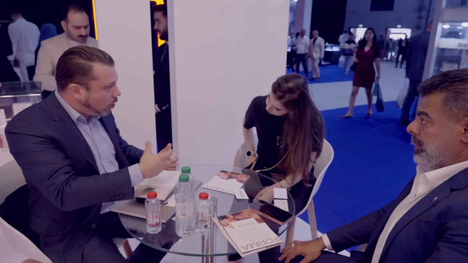 A consultation at the stand